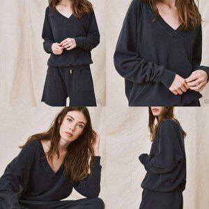 THE GREAT | V-Neck Sweeatshirt in Washed Navy | Size 1